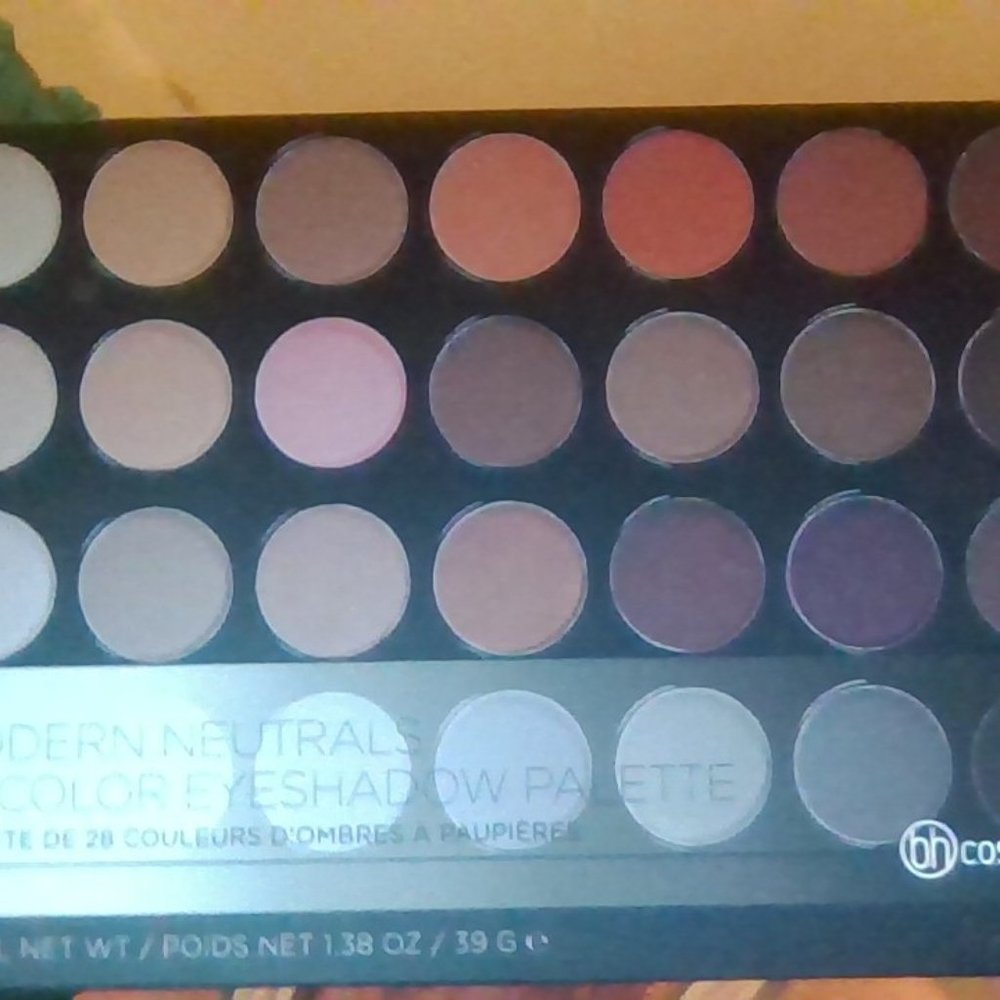 Neutral Eyes 28 Color Eyeshadow Palette